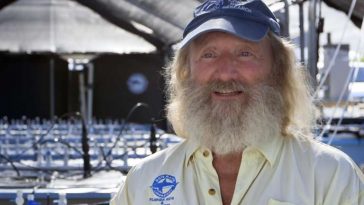 English video lesson: Saving Coral Reefs. Listening comprehension, vocabulary, grammar: nouns (uncountable / singular / pulural)