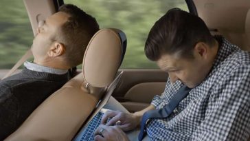 English video lesson: Air travel in Real Life. Listening comprehension, vocabulary, grammar: modal verb (can for offers and requests: can I / can you)