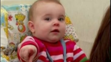 English video lesson: Baby still face experiment. Listening comprehension, vocabulary, grammar: prepositional verbs