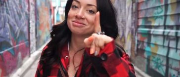 English video lesson: Tour of Toronto. Listening comprehension, vocabulary, grammar: word order - starting sentences with time / place.