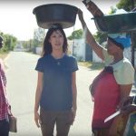 English video lesson: carrying things on heads. Listening comprehension, vocabulary, grammar: questions with can and do